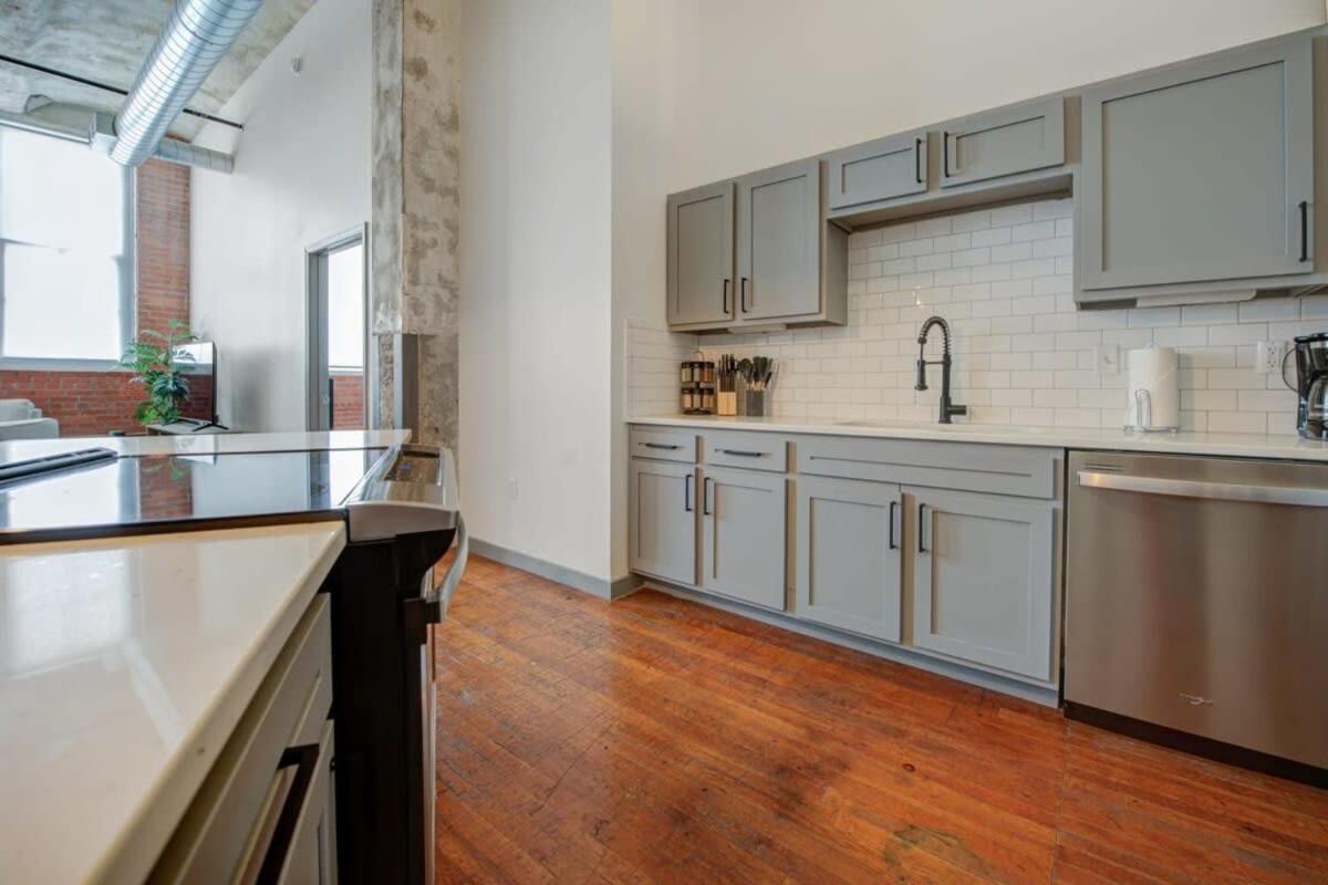 2Br 2Ba Spacious Historic Loft With Gym By Envitae Kansas City Kültér fotó