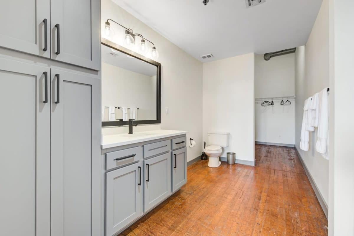 2Br 2Ba Spacious Historic Loft With Gym By Envitae Kansas City Kültér fotó
