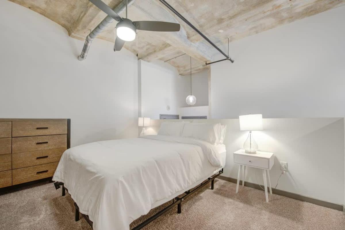 2Br 2Ba Spacious Historic Loft With Gym By Envitae Kansas City Kültér fotó