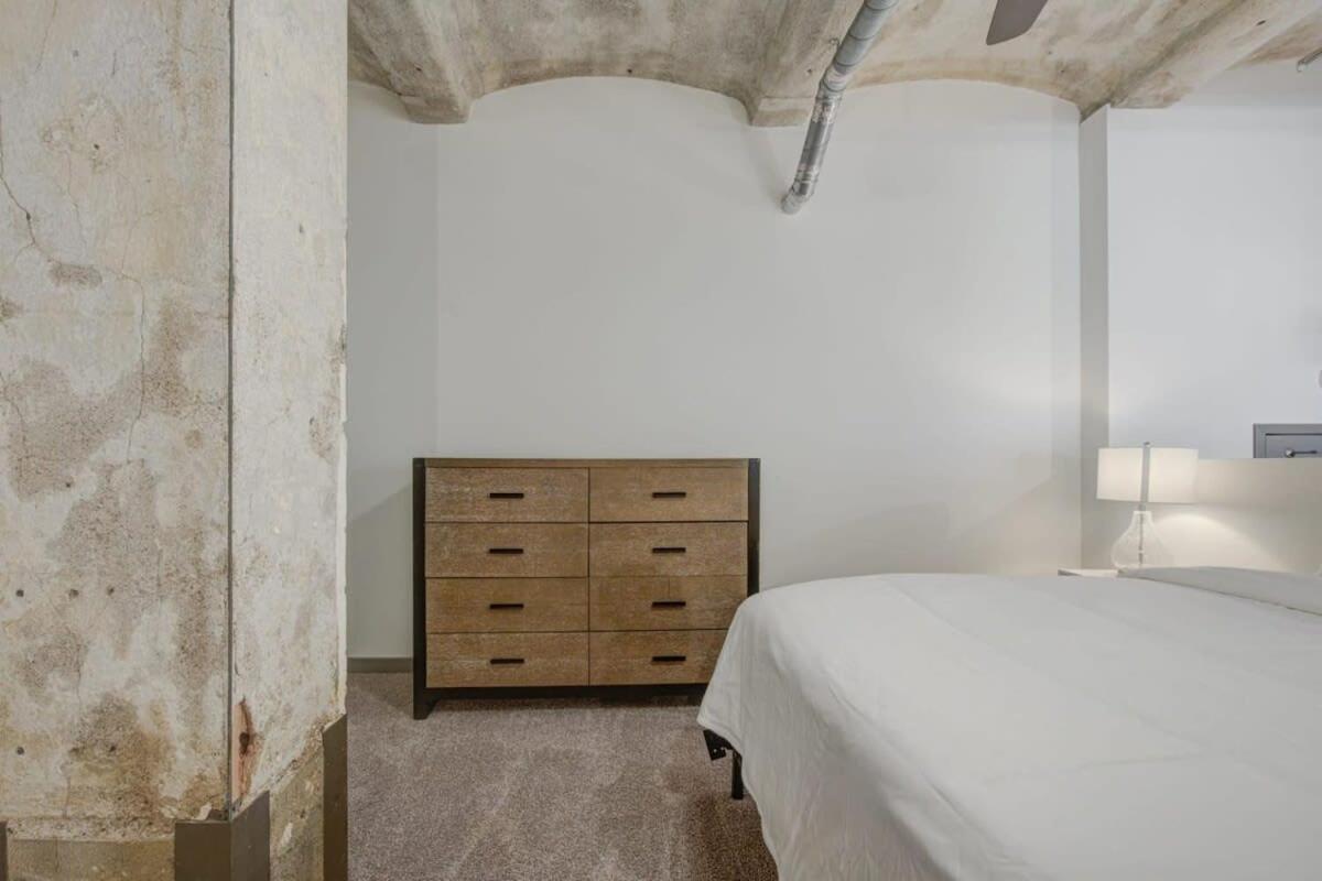 2Br 2Ba Spacious Historic Loft With Gym By Envitae Kansas City Kültér fotó