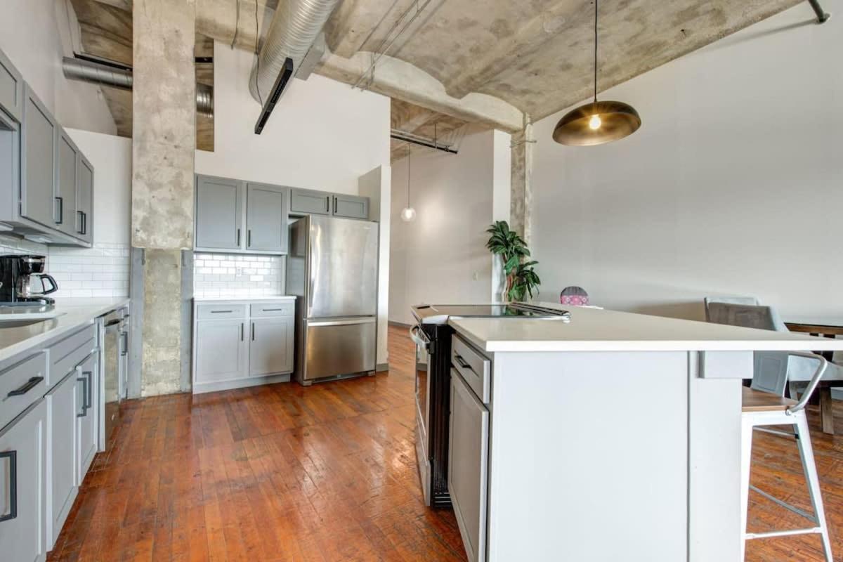 2Br 2Ba Spacious Historic Loft With Gym By Envitae Kansas City Kültér fotó