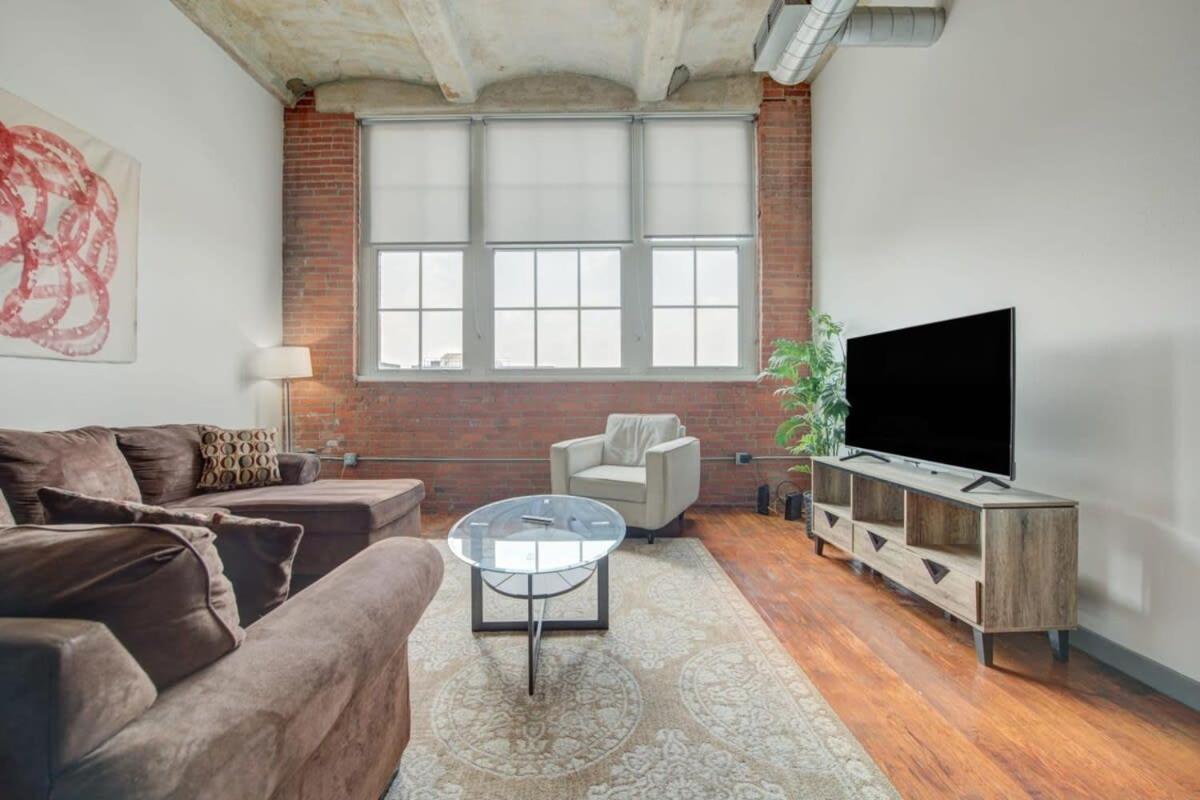2Br 2Ba Spacious Historic Loft With Gym By Envitae Kansas City Kültér fotó
