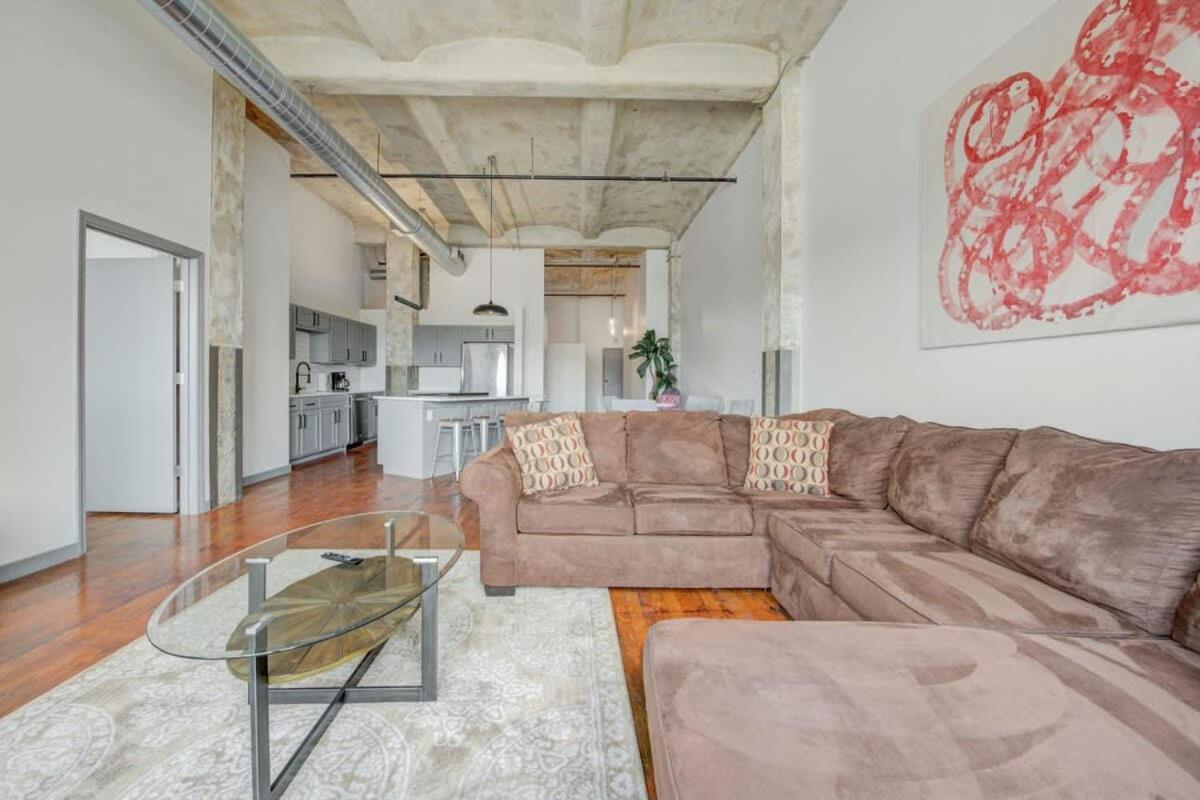 2Br 2Ba Spacious Historic Loft With Gym By Envitae Kansas City Kültér fotó